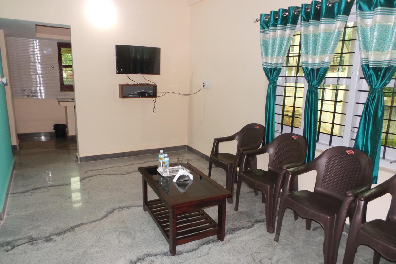 Iroomz Sri Vinayaka Comfort Virajpet Eksteriør billede