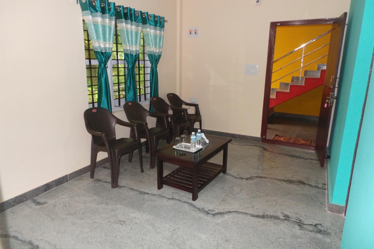 Iroomz Sri Vinayaka Comfort Virajpet Eksteriør billede
