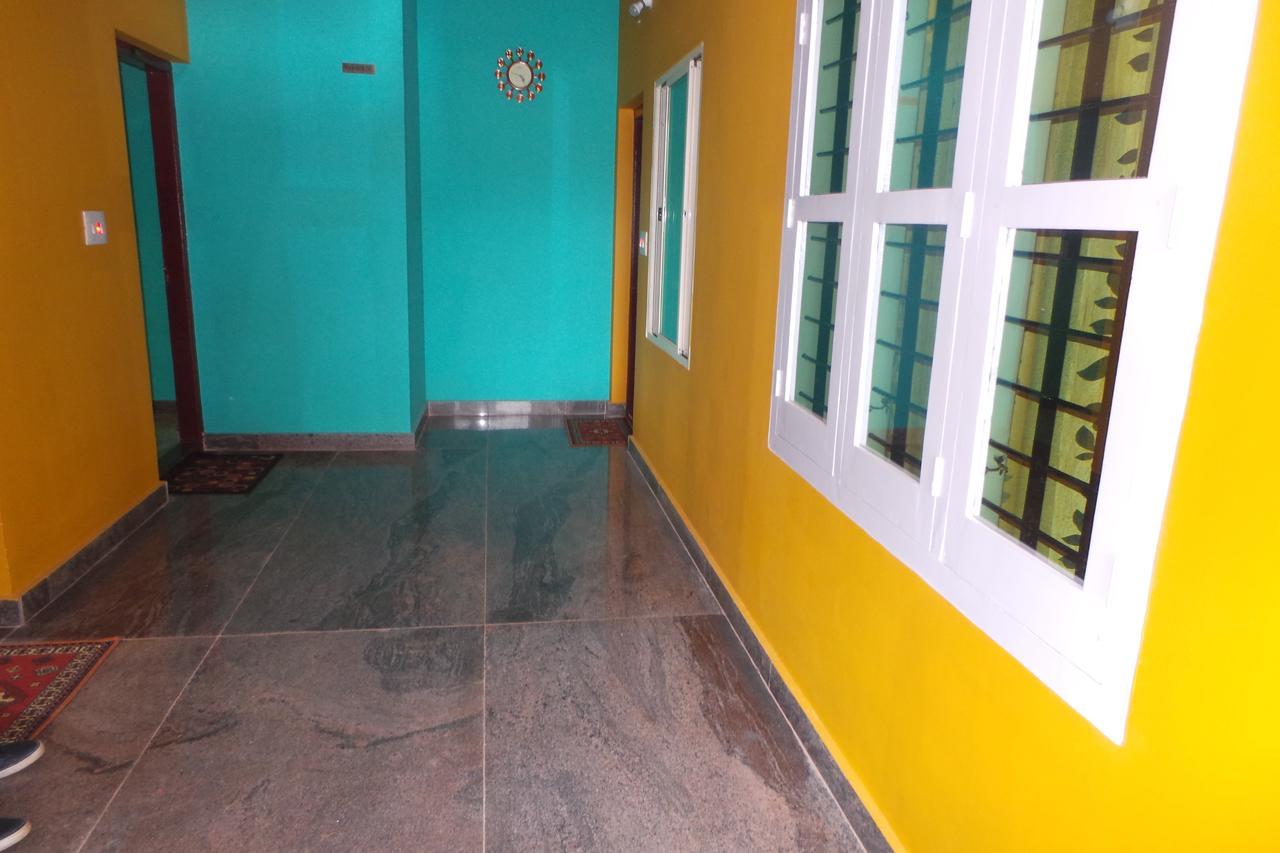 Iroomz Sri Vinayaka Comfort Virajpet Eksteriør billede