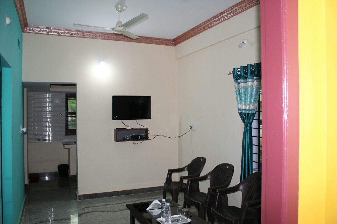 Iroomz Sri Vinayaka Comfort Virajpet Eksteriør billede